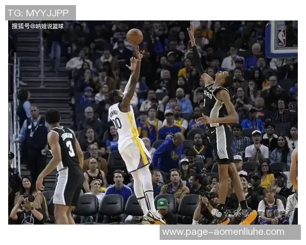 文班亚马新秀赛季表现抢眼场均20分10篮板3盖帽领跑联盟新秀榜 文班亚马新秀赛季表现抢眼场均20分10篮板3盖帽领跑联盟新秀榜